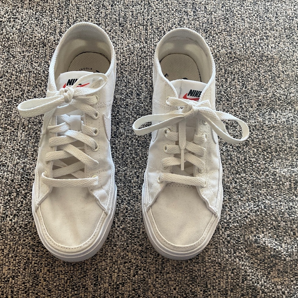 Nike canvas women’s sneakers